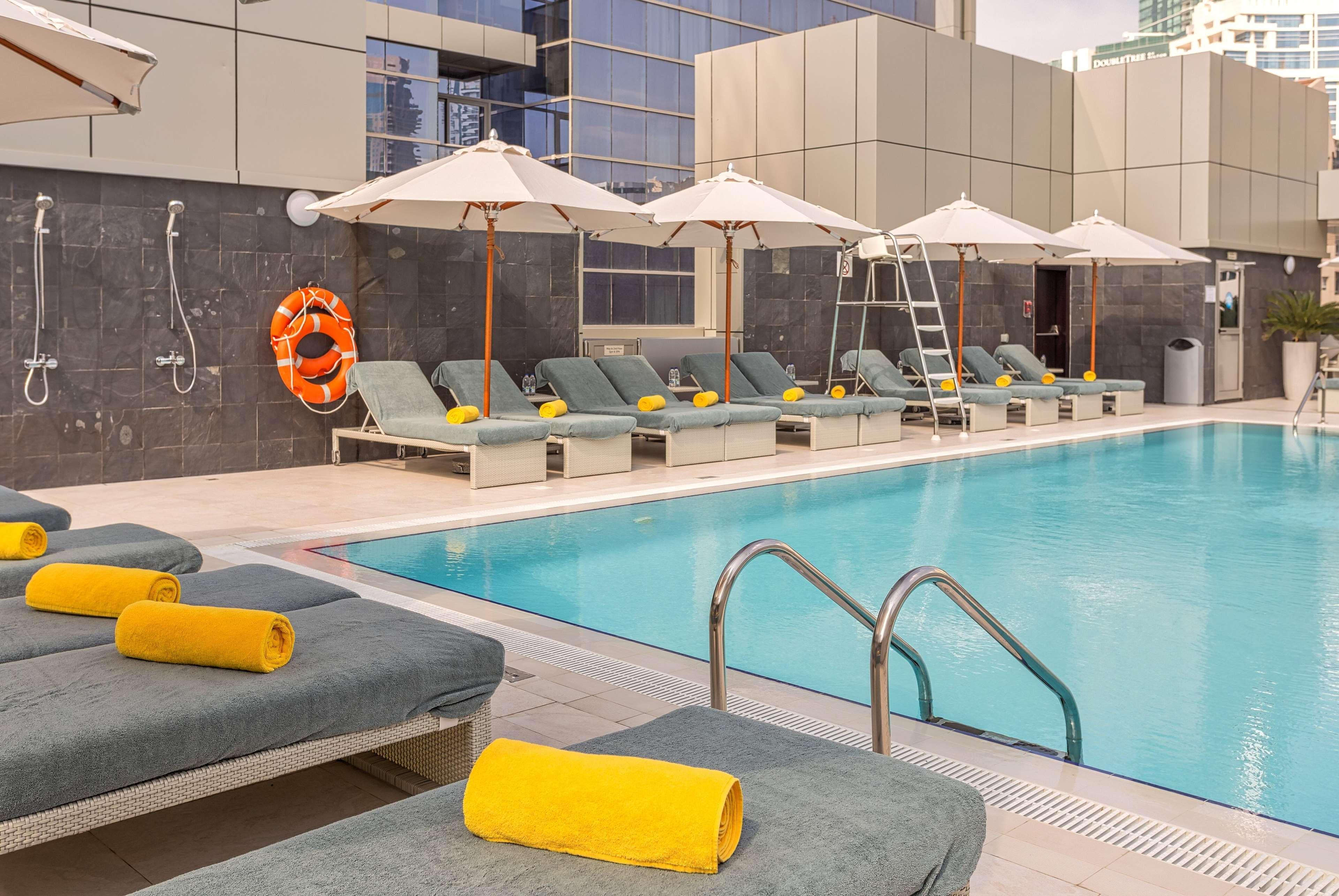 The First Collection Dubai Marina Hotel Exterior photo Swimming pool