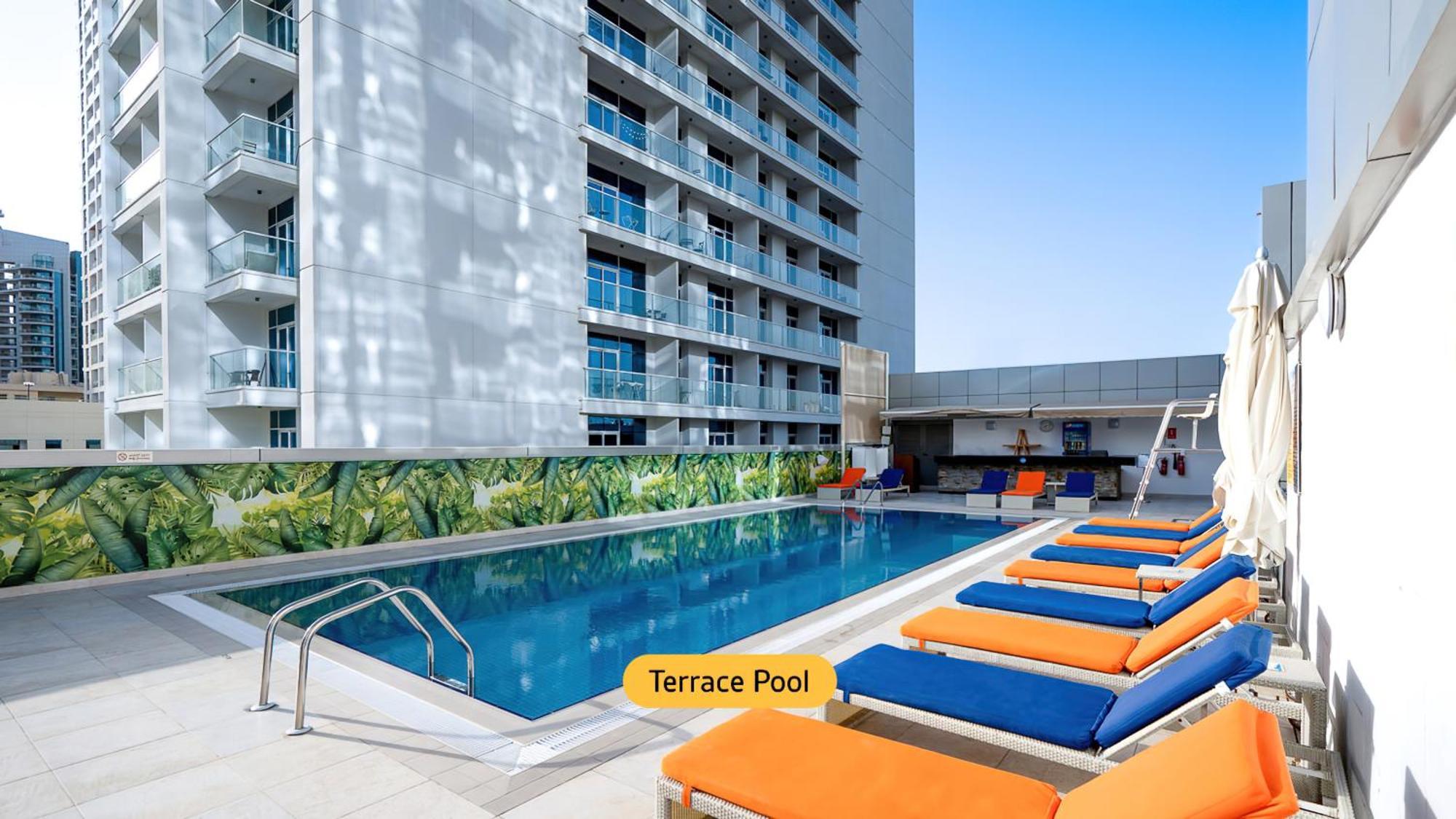 The First Collection Dubai Marina Hotel Exterior photo Terrace Pool