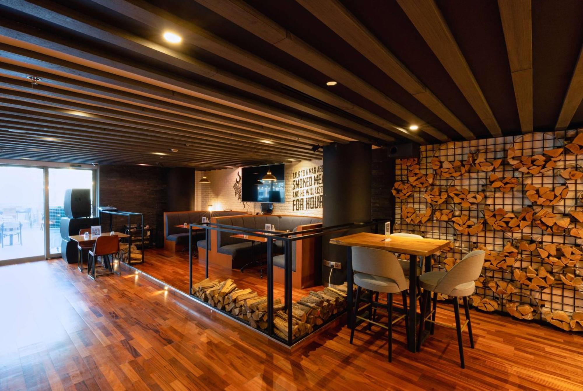 The First Collection Dubai Marina Hotel Exterior photo Interior of the restaurant