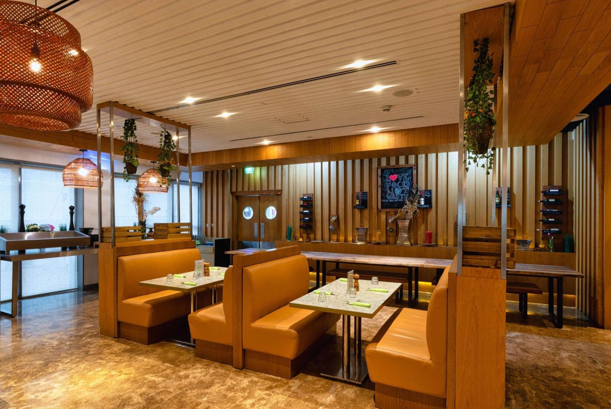 The First Collection Dubai Marina Hotel Exterior photo Interior of the restaurant