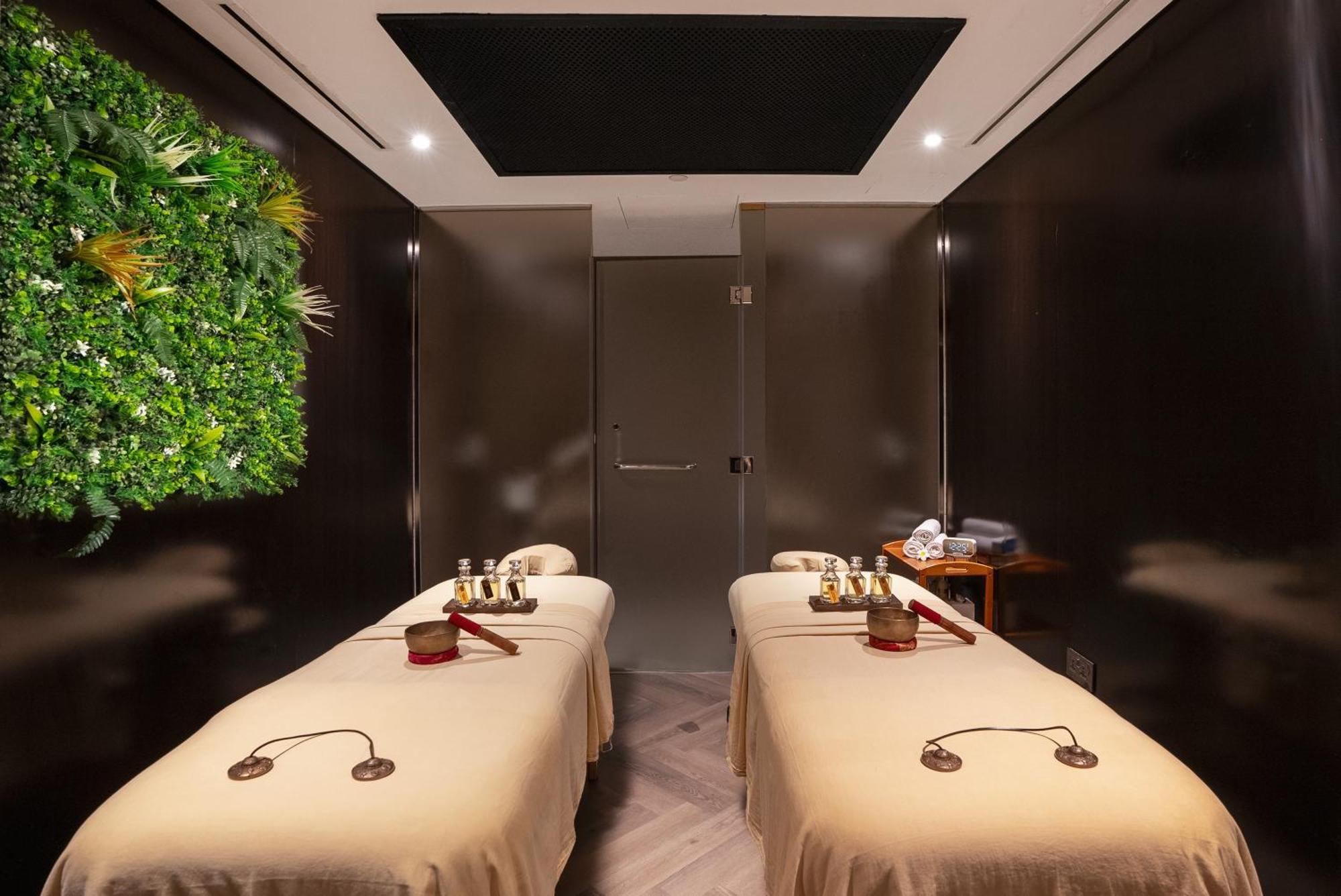 The First Collection Dubai Marina Hotel Exterior photo "The spa at the hotel is very well-designed and spacious. The rooms are very comfortable and the service is very good."