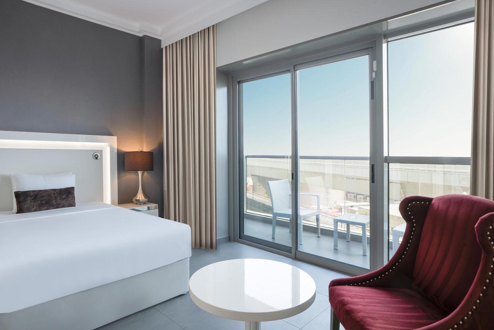 The First Collection Dubai Marina Hotel Exterior photo
