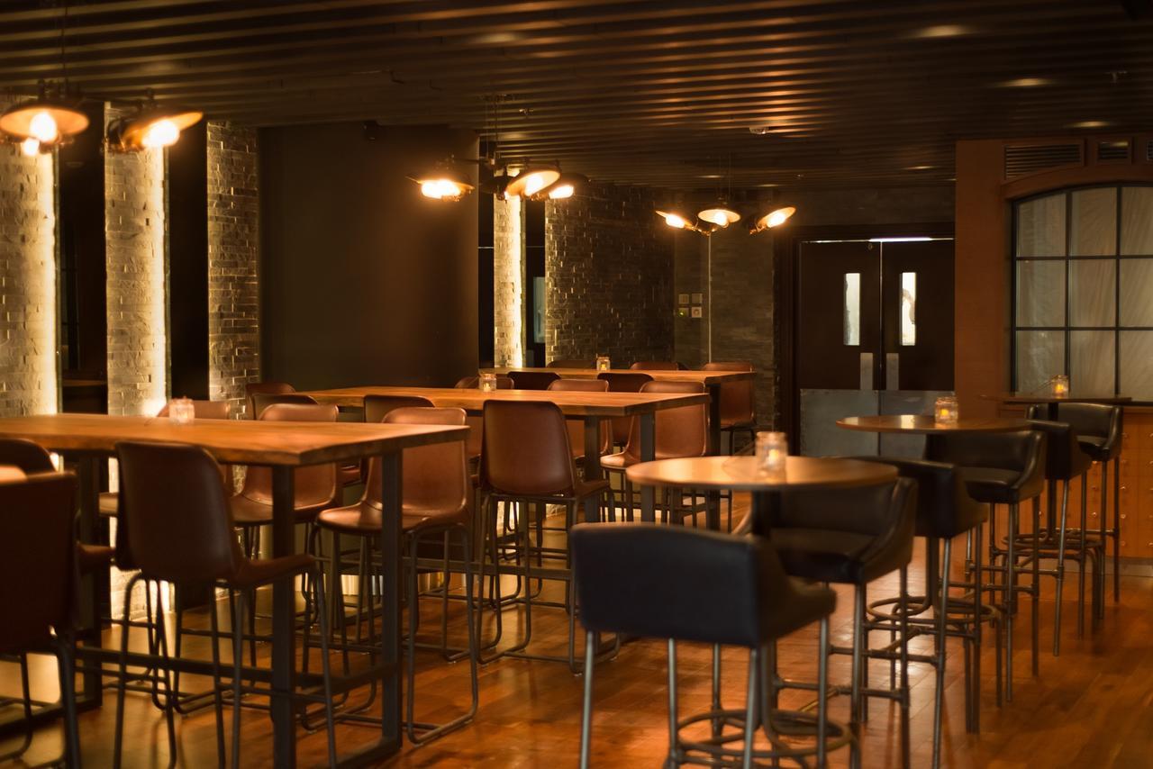 The First Collection Dubai Marina Hotel Exterior photo Interior of the bar